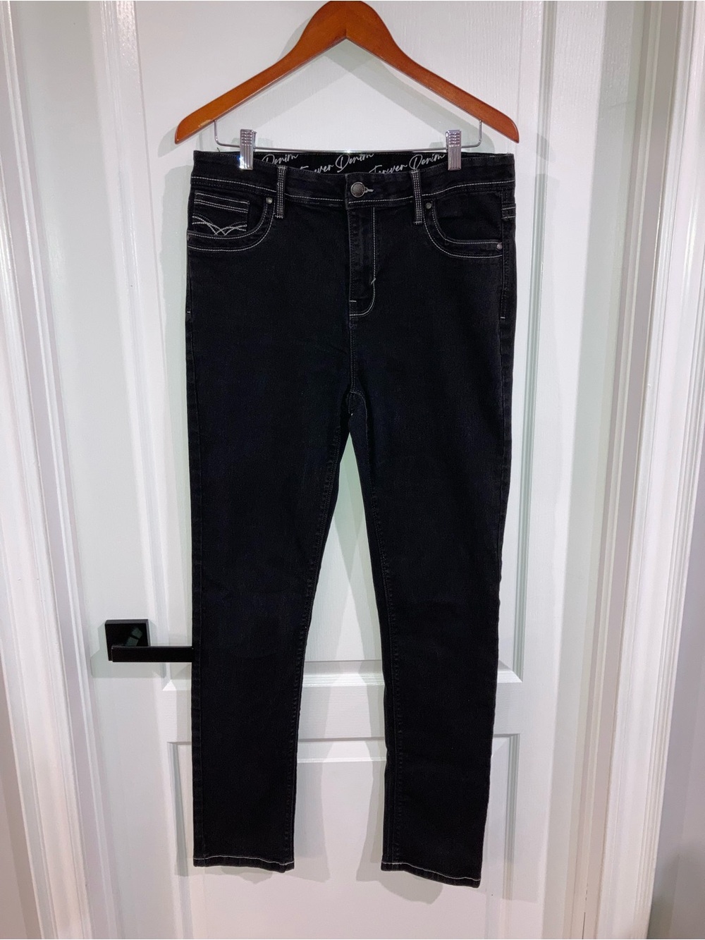 Roadrunner Apparel Black Slim Straight Leg Jeans - size 12